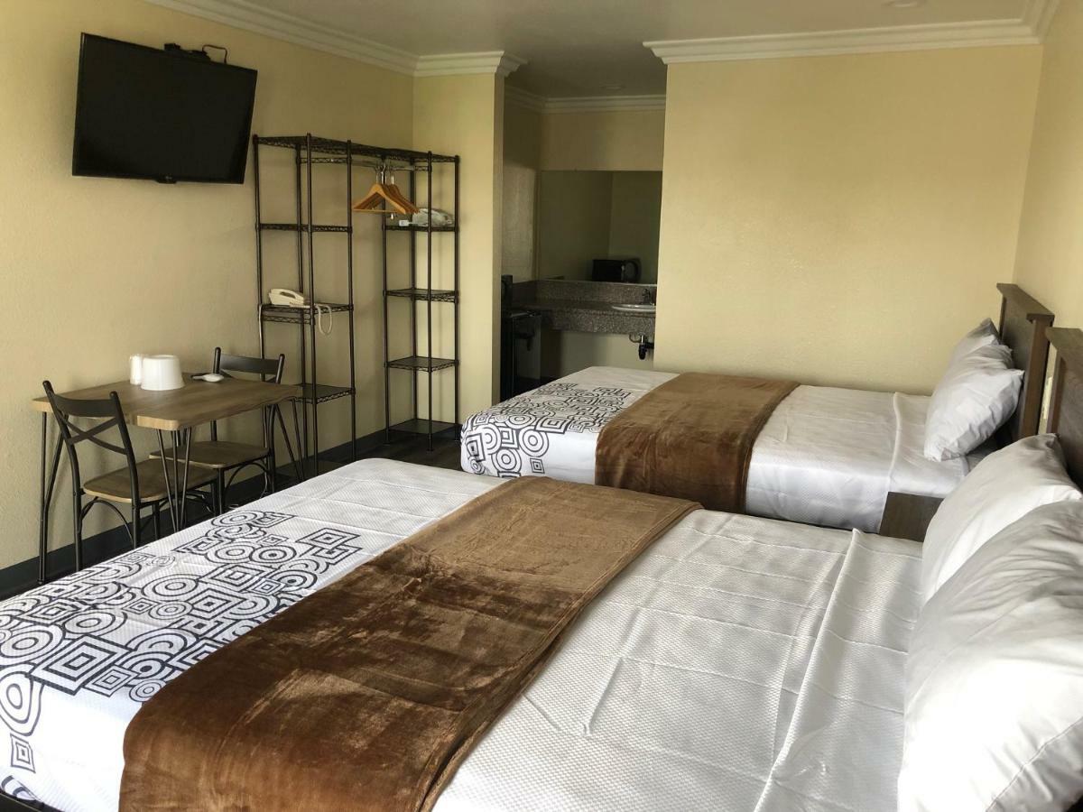 Econo Motor Motel